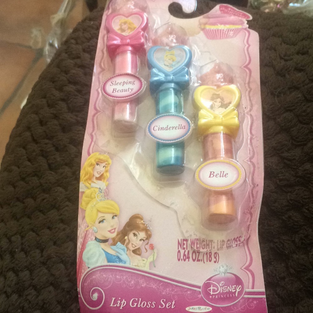 FINAL MARKDOWN Girls Disney lip gloss set